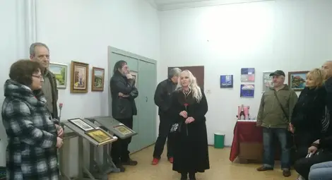 Русенски художнички посрещат пролетта с 35 свои картини