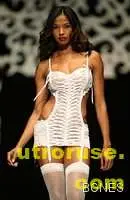 Къси панталонки вместо бельо под сватбената рокля