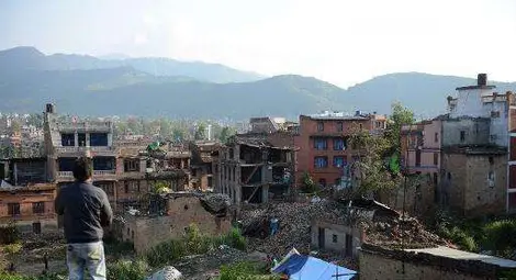 Катманду с 3 метра на юг след земетресението