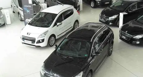 Тестове от днес до събота в Русе на първия  хибриден кросовър в света - "Пежо 3008"