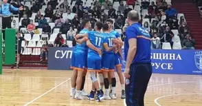 Волейболистите оглавиха втората осмица след чиста победа над „Славия“