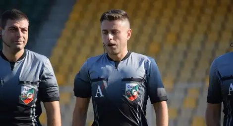 Ивелин Занев под номер 3 при съдиите във Втора лига