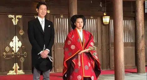 Принцеса Аяко се сбогува със семейството си, омъжи се за &bdquo;обикновен японец&ldquo;