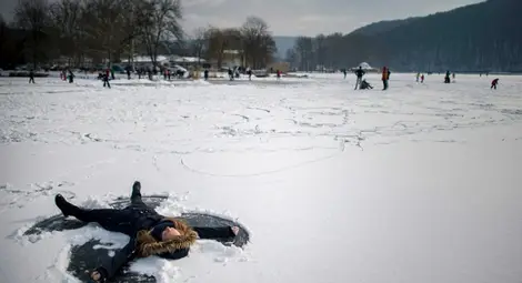 Жълт код в 17 области на страната за много студено време M