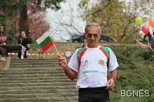 Казанлъчанин тръгна към рекорд на Гинес по стълбите на "Тюлбето"