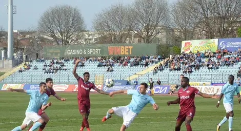 Феновете поискаха оставката на Орачев след поредната загуба от &bdquo;Септември&ldquo;