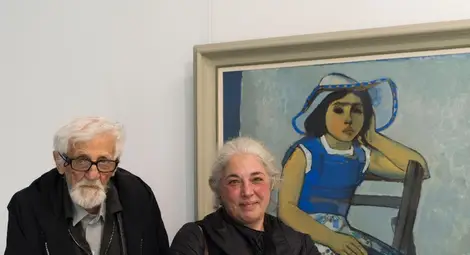 Художникът с дъщеря си Ели на фона на портрета, който й е нарисувал като дете. Снимки: РХГ