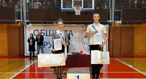 Традиционнното Коледно надиграване на Община Русе събра стотици почитатели на фолклора /галерия/