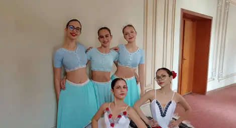 Русенските балерини на балетна школа „Инфанти“ се завърнаха с 46 медала от национален конкурс Русенските балерини на балетна школа „Инфанти“ се завърнаха с 46 медала от национален конкурс