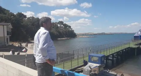 Махнаха оградите, които спираха достъпа до плажа в парк &ldquo;Росенец&rdquo;