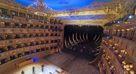 Отварят оперите в Италия