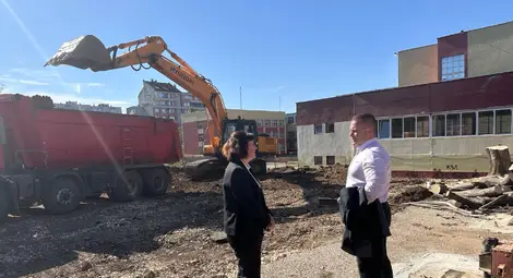 Започна строежът на новия корпус на второто по големина училище в страната - „Васил Левски“ в Русе Започна строежът на новия корпус на второто по големина училище в страната - „Васил Левски“ в Русе