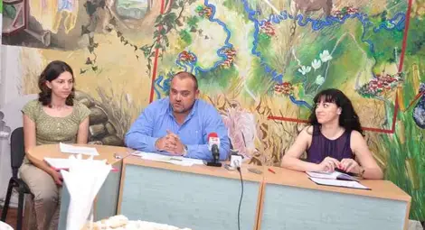 Сирене, кисело мляко и гюзлемета правят на живо по &bdquo;Александровска&ldquo;