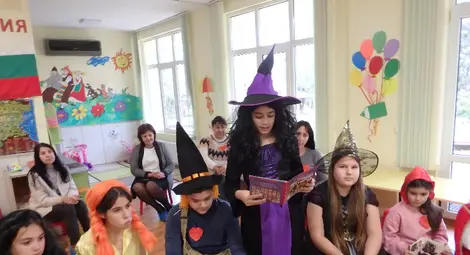 Герои от приказки четоха пред деца в Ценово