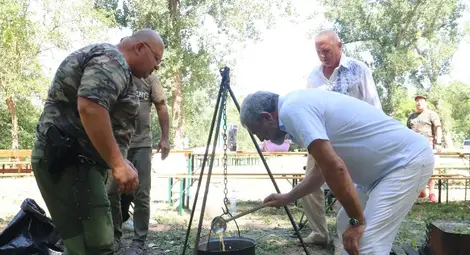 С първи от 35 години събор на ловните дружинки беше открит сезонът за отстрел на пернат дивеч С първи от 35 години събор на ловните дружинки беше открит сезонът за отстрел на пернат дивеч