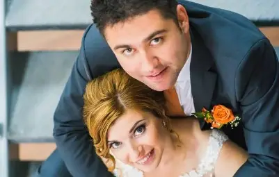 Мартина избра библиотеката за сватбената си фотосесия