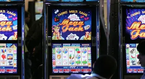 Любител на залозите обран от друг клиент в игрална зала Любител на залозите обран от друг клиент в игрална зала