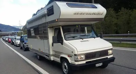 Ще може ли отлежаващият от октомври в автосервиза кемпер да стигне тази година до морето? Все още не всичко е загубено, стига най-накрая да бъде направен. Снимката е илюстративна.