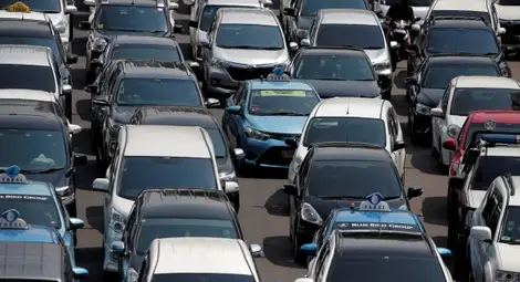 Забраниха на румънците да имат повече от една кола втора употреба