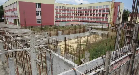 4 фирми искат поръчката за довършване на спортната зала в училище &bdquo;Васил Левски&ldquo;