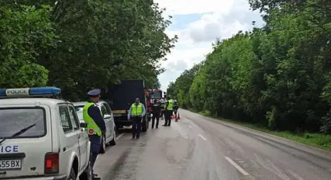 Момче и момиче загинаха при тежка катастрофа на пътя Русе - Силистра