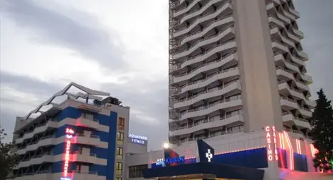 Екшън край хотел "Кубан": Крадци бият полицаи