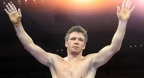 Кола премаза бившия световен шампион по бокс Грациано Рокиджани - Роки