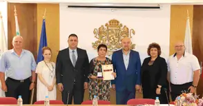 Отличената от просветния министър Елена Филипова: Приемам тази награда с голяма благодарност, радвам се, че сме сплотена общност с колегите