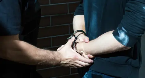 Агенти под прикритие заложили капан за подкупния полицай на Дунав мост Агенти под прикритие заложили капан за подкупния полицай на Дунав мост