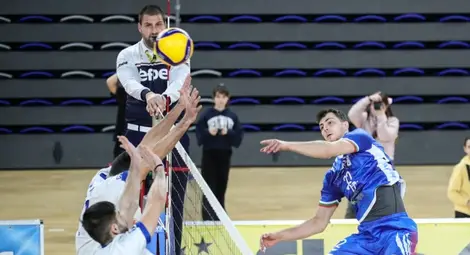 Волейболът без шанс срещу „Левски“, но с надежди да бие колебливия „Нефтохимик Волейболът без шанс срещу „Левски“, но с надежди да бие колебливия „Нефтохимик