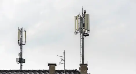 РЗИ: Антените на мобилните оператори не носят риск за населението