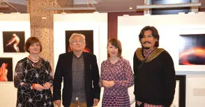 Игра на отражения въвежда във вълшебството на джаза с „Комбо“