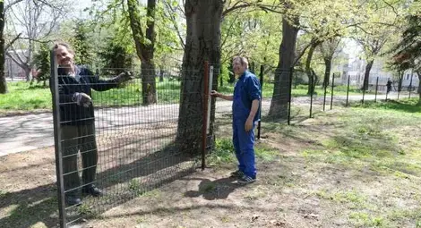 Ограждат площадката за кучета в Парка на възрожденците