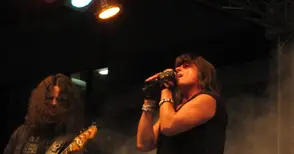 С пилешко и зеленчуци се подкрепи Джо Лин Търнър за концерта в Русе