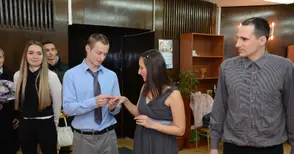 Четири двойки избраха свети Валентин за покровител на семейния си живот