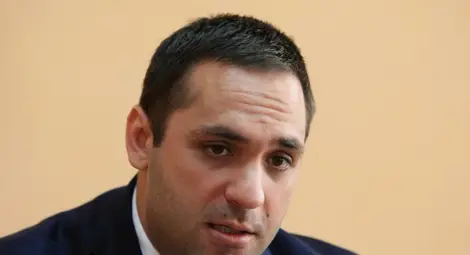 Караниколов: Съвсем скоро няма да има проблем с дезинфектантите по аптеките