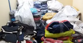 1800 фалшиви дънки, анцузи и други дрехи извадени от турски тир