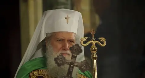 Патриарх Неофит се поклони на Христовата плащаница
