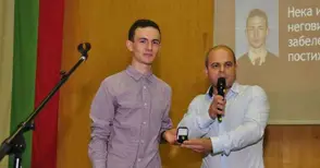 Първенецът на Математическата отива в Сорбоната с почетна значка „Русе“