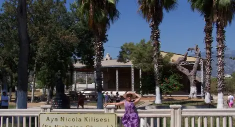 Как свети Николай стана Дядо Коледа