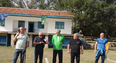 ФК &bdquo;Янтра&ldquo; &ndash; Ценово отбеляза 80 години от създаването си, областният управител игра в мача между ветерани и настоящи футболисти