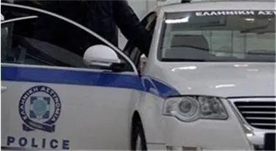 В Атина са задържани четирима сърби от „Розовите пантери”, намерен е фалшив български паспорт В Атина са задържани четирима сърби от „Розовите пантери”, намерен е фалшив български паспорт