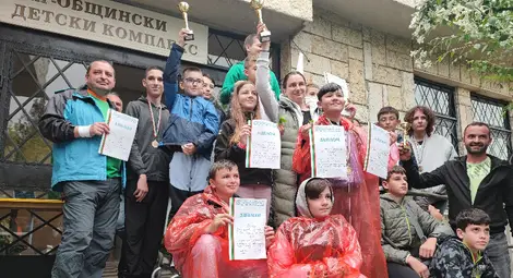 Моделистите на "Приста" с 12 медала от националното ученическо състезание по авиомоделизъм /галерия/