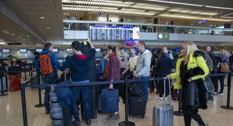 Прекратяват за месец туристическите пътувания