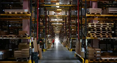 &bdquo;Ирим&ldquo; разполга с един от двата най-големи склада за готови мебели в страната.