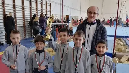 Гимнастиците на &bdquo;Акро&ldquo; отборни държавни шампиони