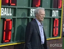 Клинт Истууд спаси живота на човек, задавил се със сирене