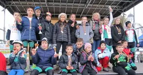 Триатлонистите на „Делян“  грабнаха 13 медала в Букурещ