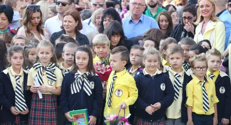 717 000 ученици посрещат първия учебен ден в страната