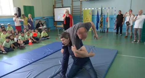 Валентин Йорданов към ученици: В живота няма лесно, но всичко се постига с труд. Учете, трудете се, бъдете достойни граждани